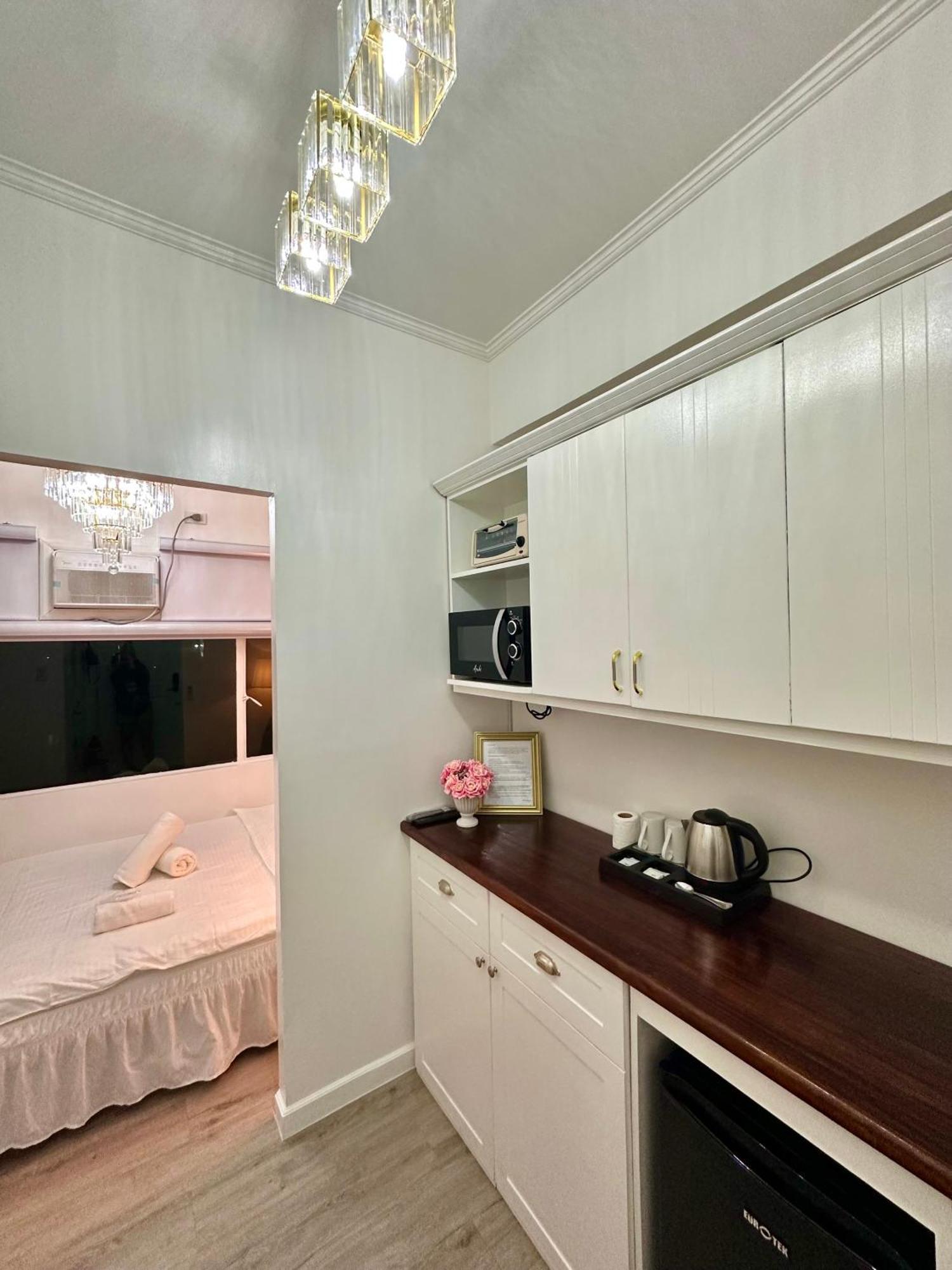 Studio Two Condominium, Alabang - Gold Fiber Wi-Fi -Netflix Ready Muntinlupa City Buitenkant foto