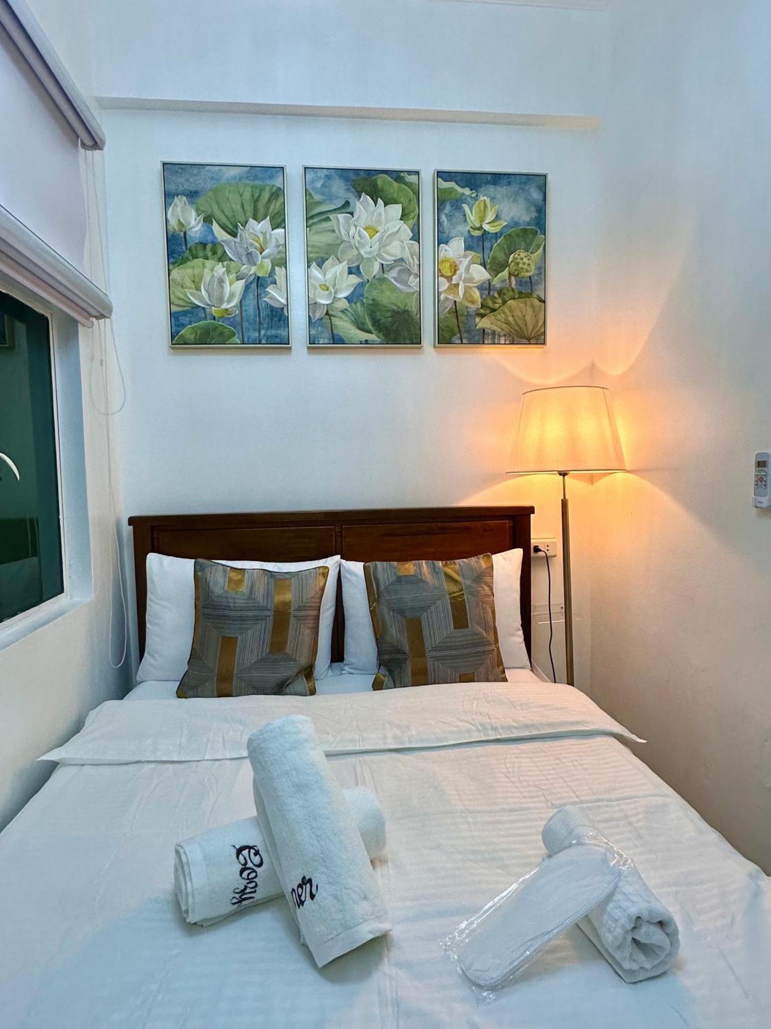Studio Two Condominium, Alabang - Gold Fiber Wi-Fi -Netflix Ready Muntinlupa City Buitenkant foto